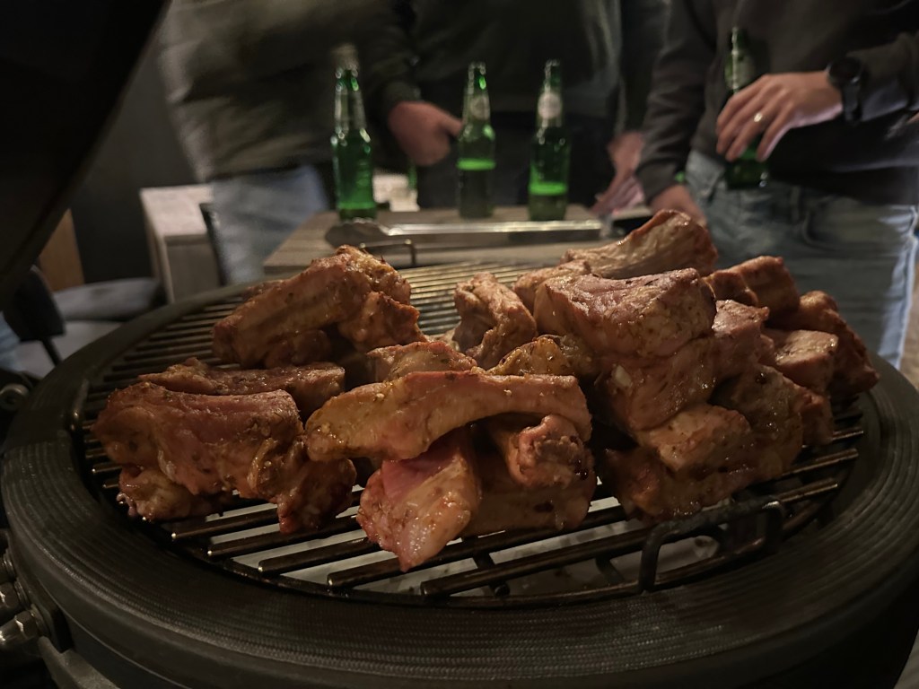Fast ribs op kamado